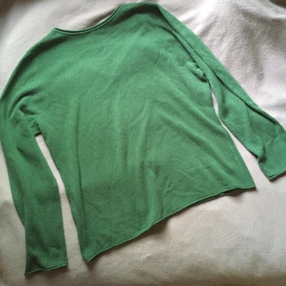 Green Sweater - Picture 4 of 5